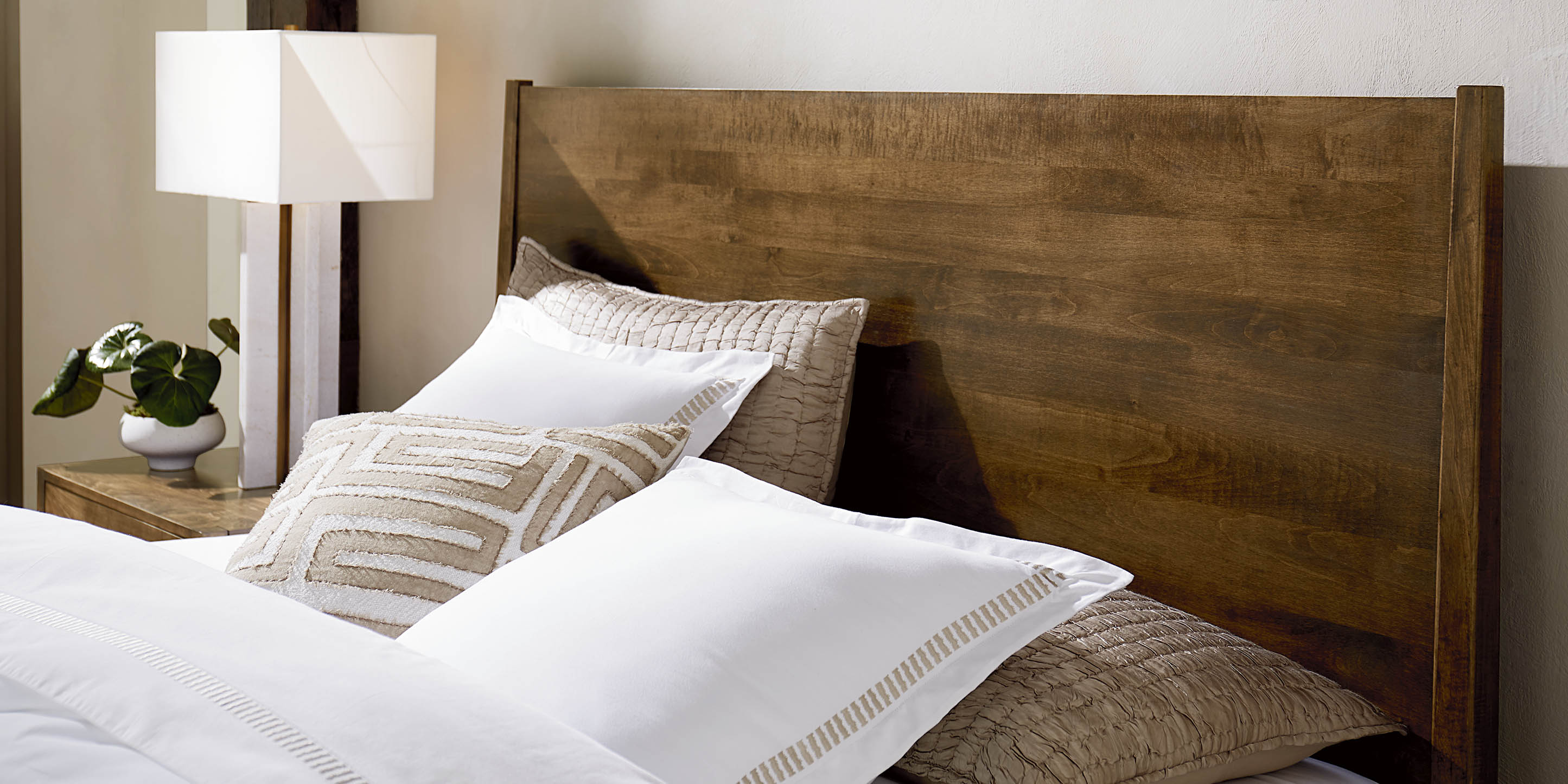 Parkway Panel Bed | Bassett Furniture