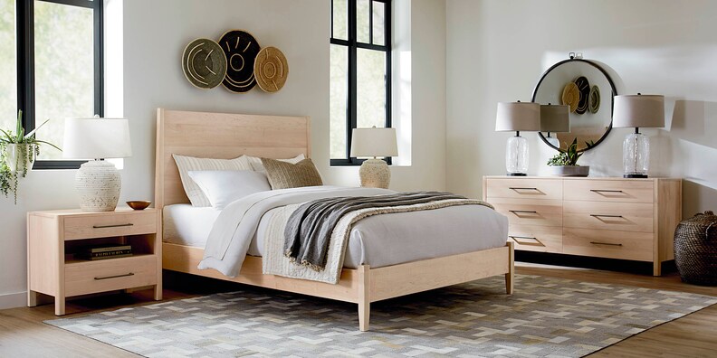 Delaney Table Lamp image number 1