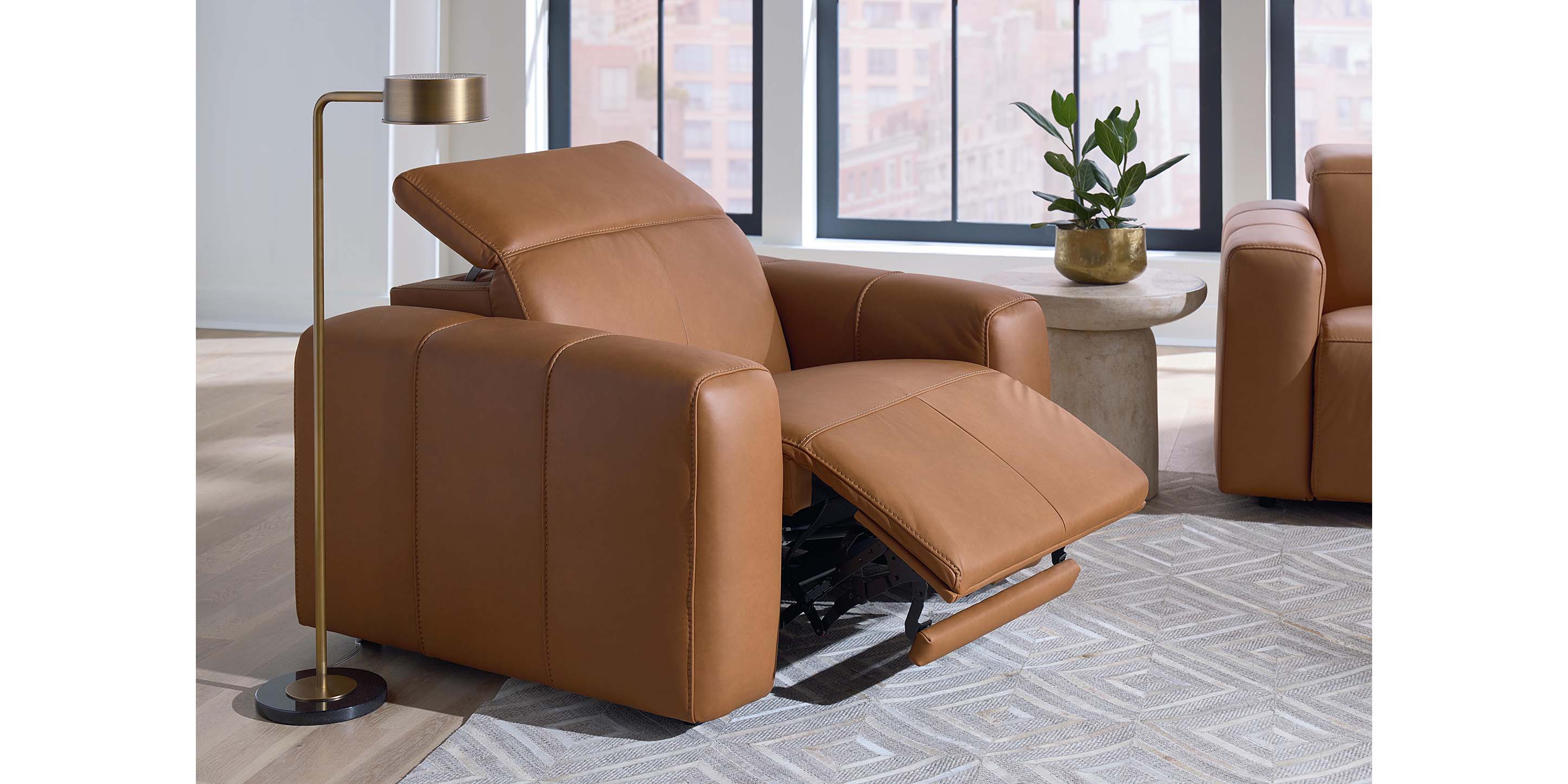 Airy Leather Zero Gravity Power Recliner | Bassett Furniture