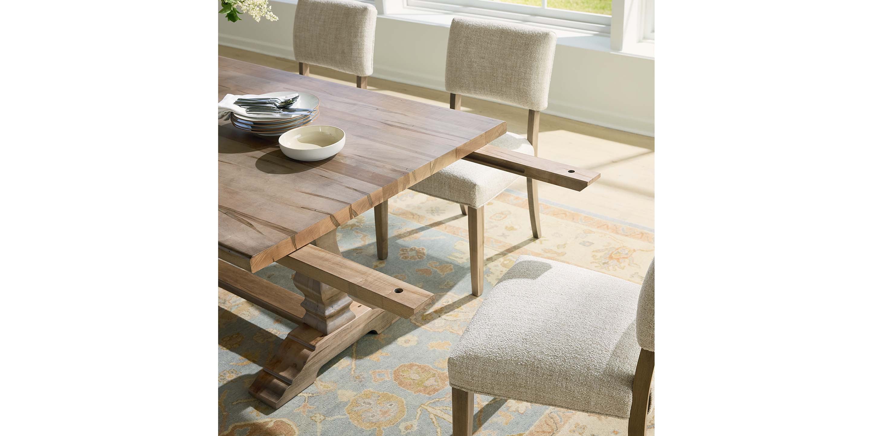 Harvest Dining Table with Extendable Leaves - Thumbnail 4