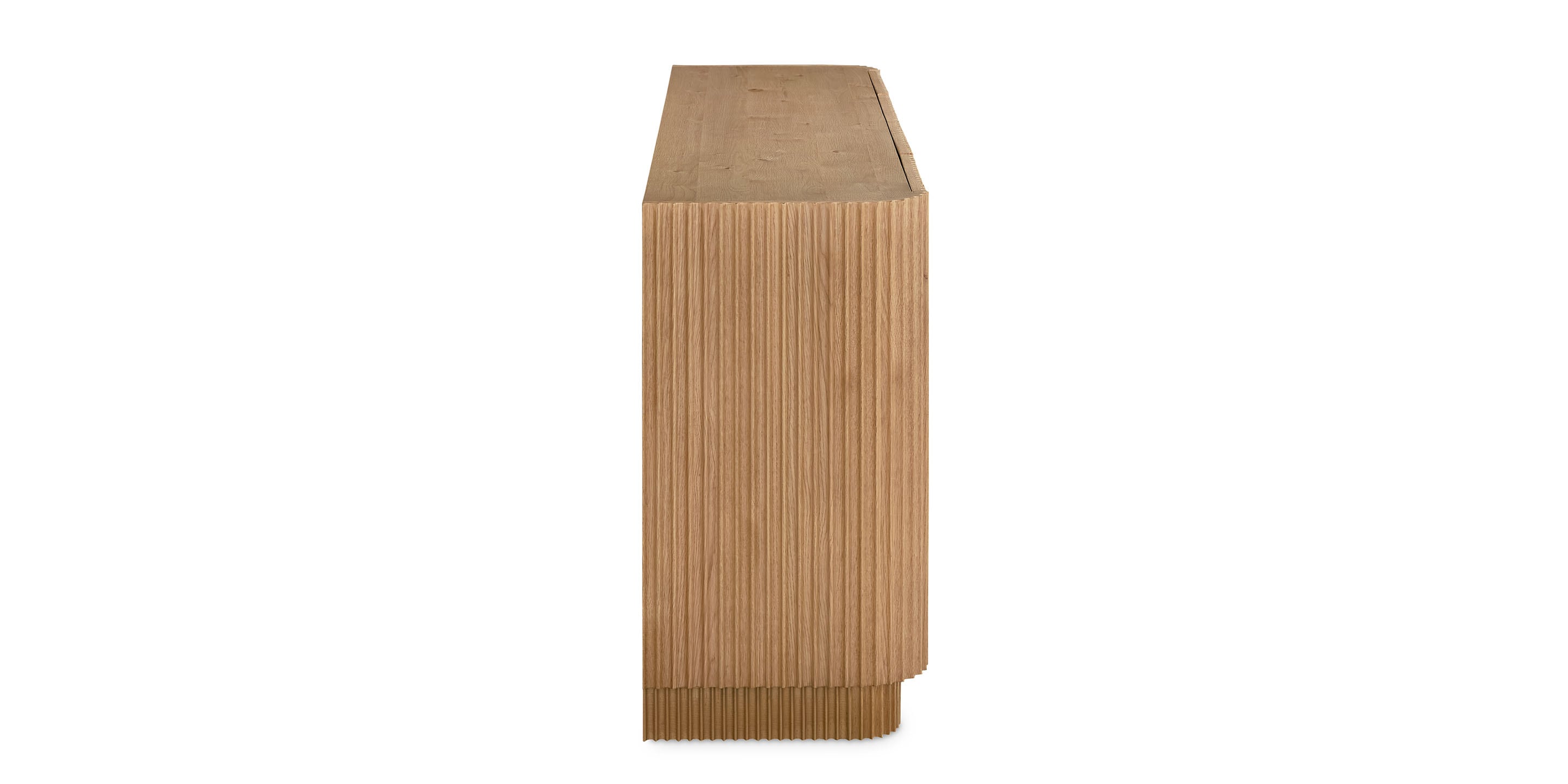 アトリエ④ Newbury 4 Door Credenza | Bassett Furniture