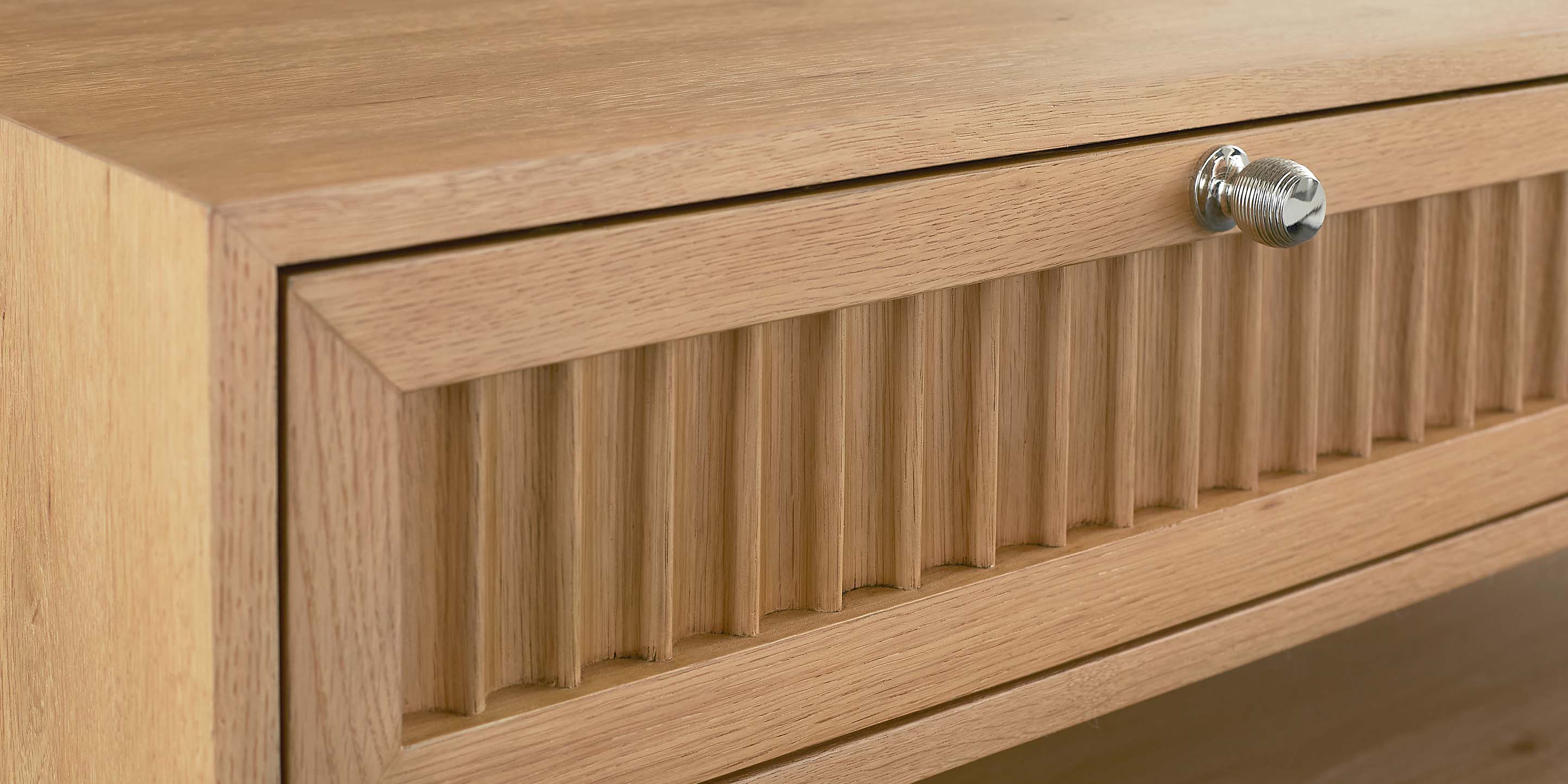 Newbury Ribbed Drawer Cocktail Table | Bassett Furniture