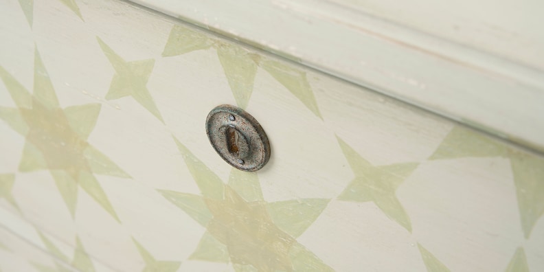 Caroline 3 Drawer Hand-Painted Accent Chest image number 3