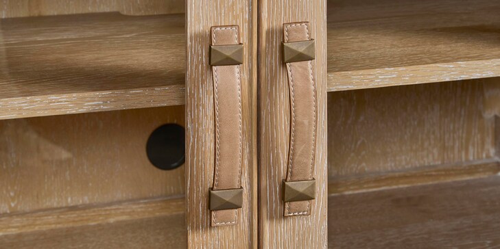 Four Door Console image number 7