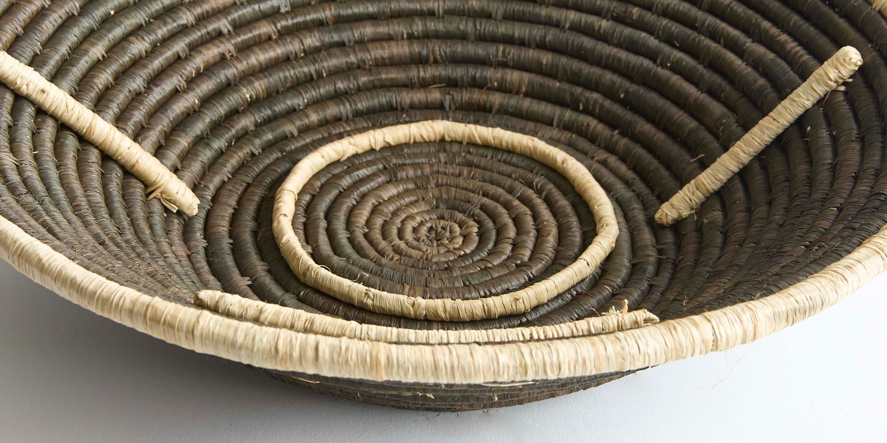Bassett Mirror Peace Wall Basket - Thumbnail 2