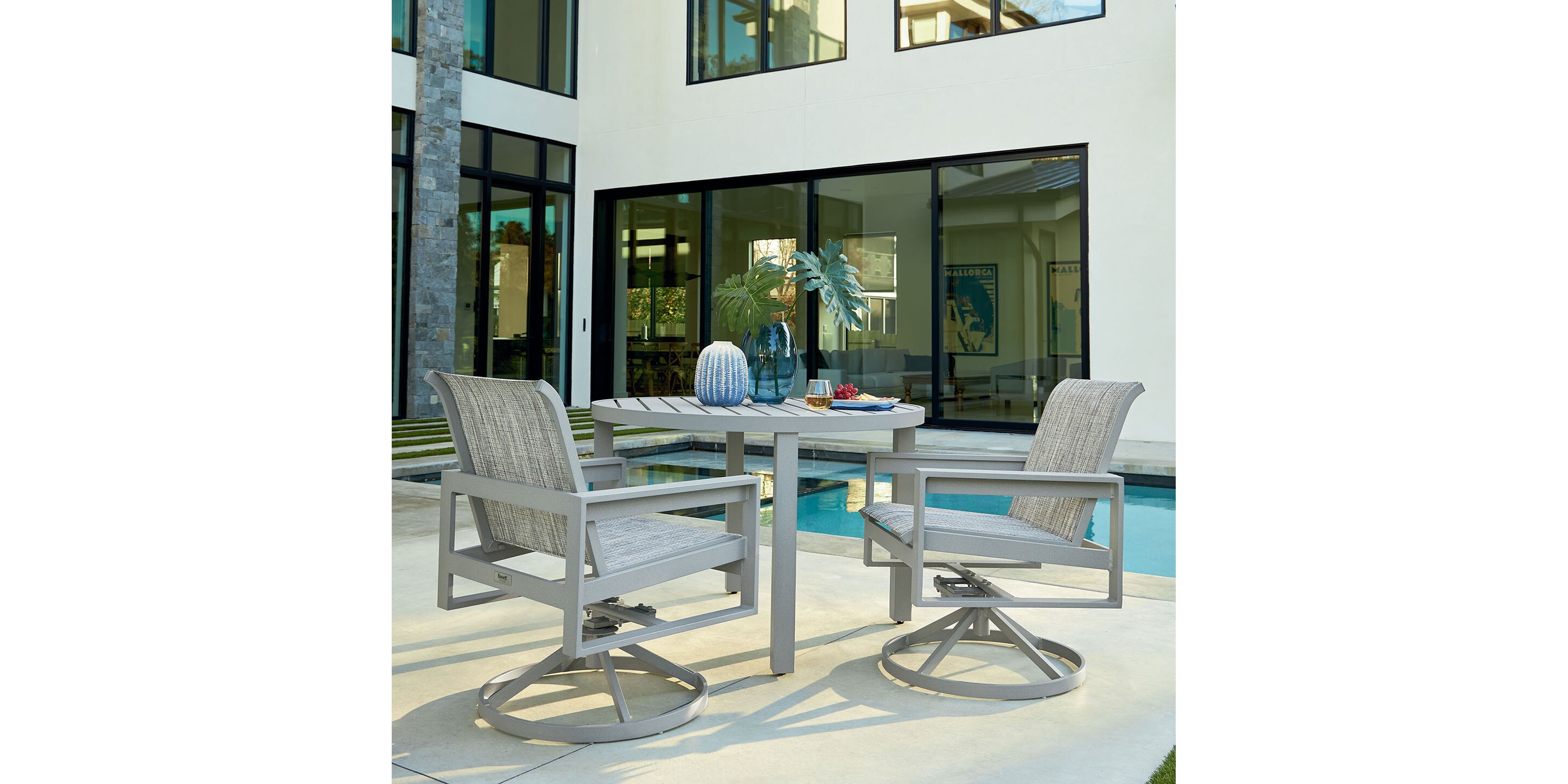 Bonavista Outdoor Round Dining Table - Thumbnail 4