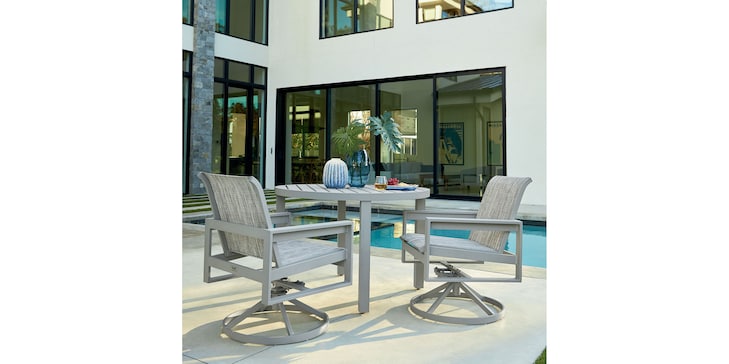 Round Dining Table image number 1