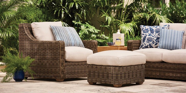 Lounge Chair image number 2