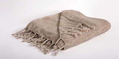 Aaron Ivory/Natural Throw 50x60