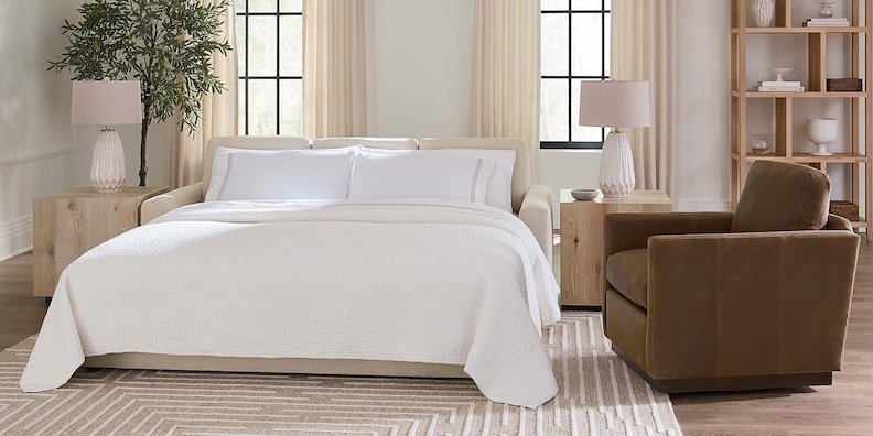 Danica White Queen Quilt image number 1